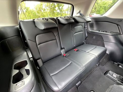 Used 2024 Nissan Pathfinder Platinum image 28