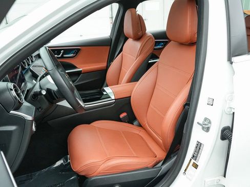 Used 2025 Mercedes-Benz C 300 Sedan image 14