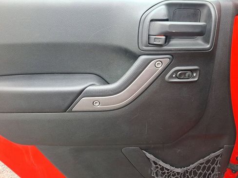 Used 2017 Jeep Wrangler Unlimited Sport image 12