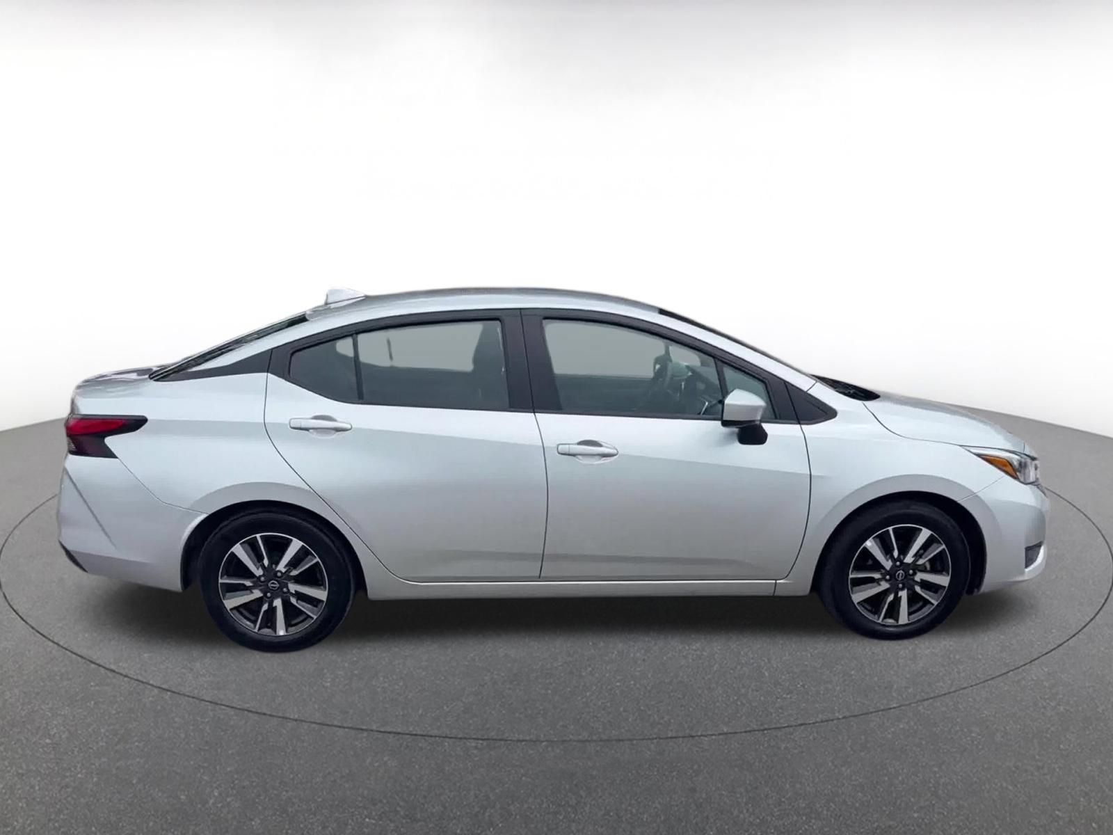 Used 2025 Nissan Versa SV FWD image 15