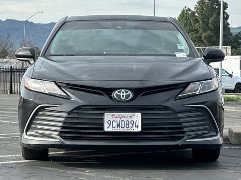 Used 2023 Toyota Camry LE image 9
