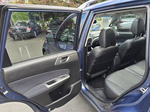Used 2011 Subaru Forester 2.5X Touring AWD/4WD image 8