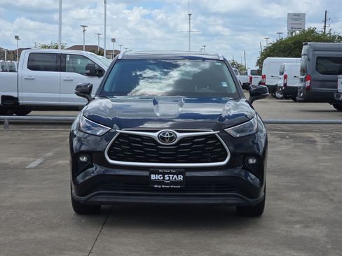Used 2022 Toyota Highlander XLE FWD image 9