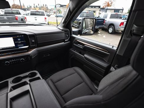 Used 2024 Chevrolet Silverado 3500 LT image 26