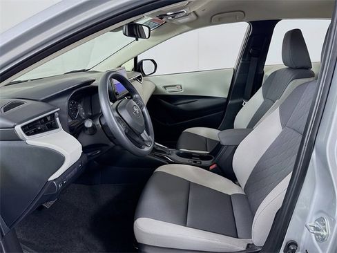 Certified 2025 Toyota Corolla LE image 6