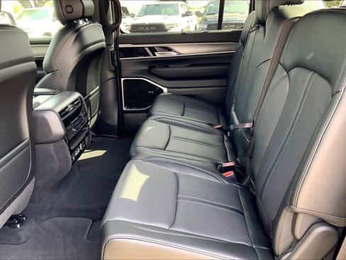 New 2026 Jeep Grand Wagoneer Limited AWD/4WD image 16