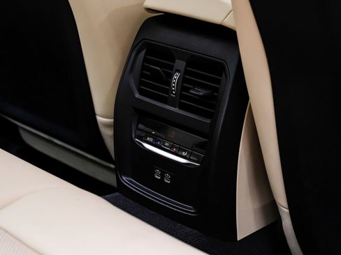 Used 2025 BMW 330i xDrive Sedan image 41