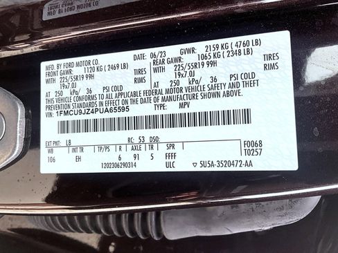 Certified 2023 Ford Escape Platinum AWD/4WD image 27