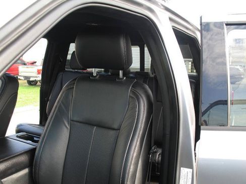 Used 2020 Ford F150 Lariat w/ Equipment Group 502A Luxury AWD/4WD image 23