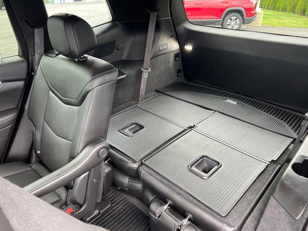 Used 2024 Cadillac XT6 Premium Luxury w/ Technology Package AWD/4WD image 25