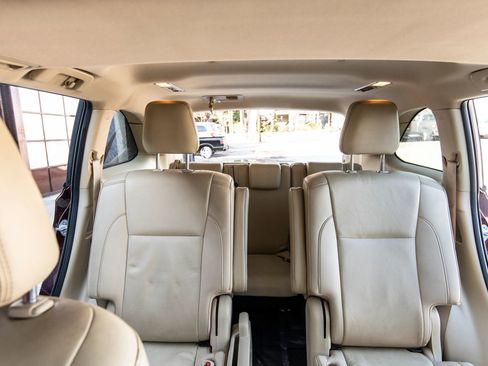 Used 2019 Toyota Highlander XLE image 36