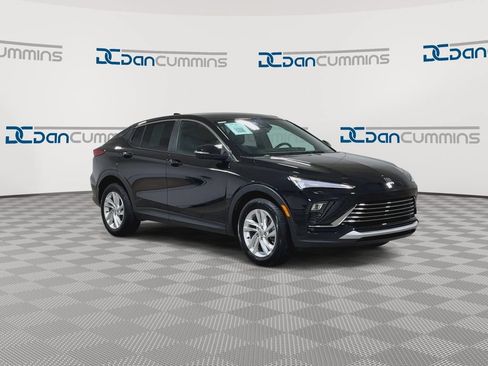 Used 2024 Buick Envista Preferred w/ Advanced Safety Package FWD image 3