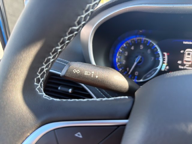 New 2027 Chrysler Pacifica Select FWD image 16