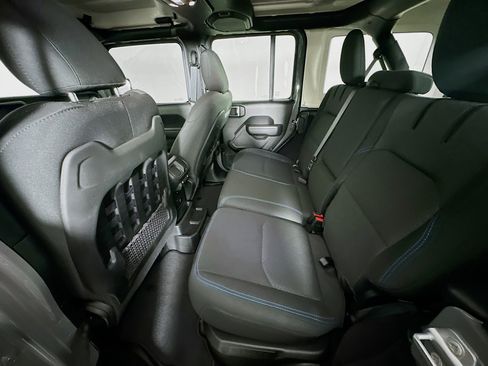 Used 2023 Jeep Wrangler Rubicon w/ Cold Weather Group image 27