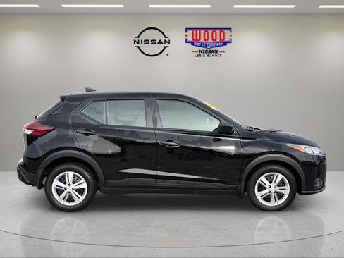 Certified 2025 Nissan Kicks Play S image 2