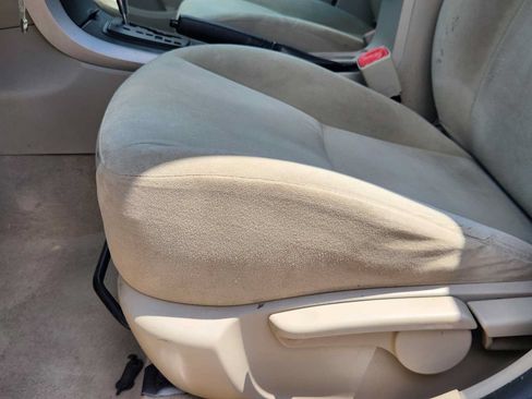 Used 2013 Toyota Corolla L FWD image 23