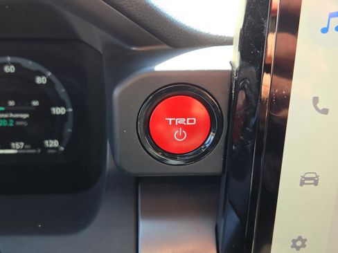 Certified 2024 Toyota Tacoma TRD Off-Road image 33