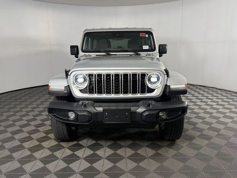 Used 2024 Jeep Wrangler Unlimited Sahara AWD/4WD image 3