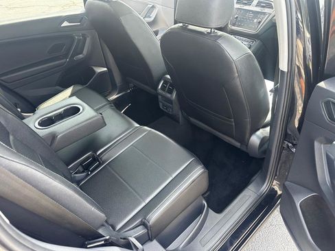 Used 2020 Volkswagen Tiguan SE w/ Panoramic Sunroof Package AWD/4WD image 10