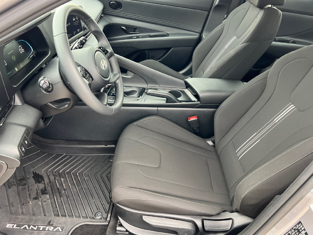 Certified 2026 Hyundai Elantra Sport FWD image 17