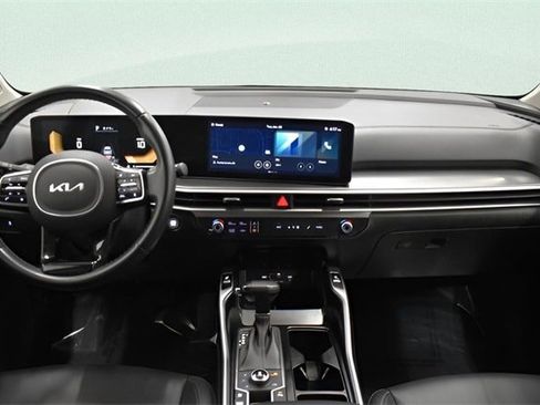 Used 2024 Kia Sorento S image 5