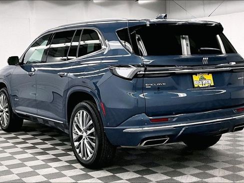 Used 2025 Buick Enclave Avenir w/ Super Cruise Package AWD/4WD image 3
