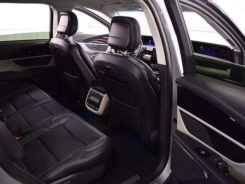 Used 2024 Lincoln Nautilus Reserve image 30