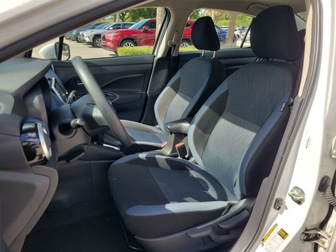 Used 2025 Nissan Versa SV FWD image 15