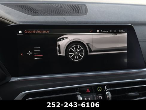 Used 2022 BMW X7 M50i w/ Dynamic Handling Package AWD/4WD image 18