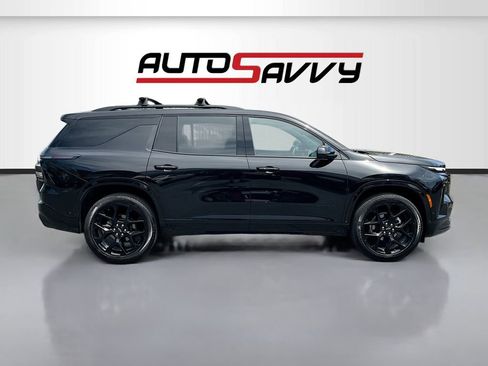 Used 2025 Chevrolet Traverse RS w/ LPO, Floor Liner Package AWD/4WD image 8