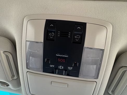 Used 2015 Lexus GX 460 w/ Premium Package AWD/4WD image 36