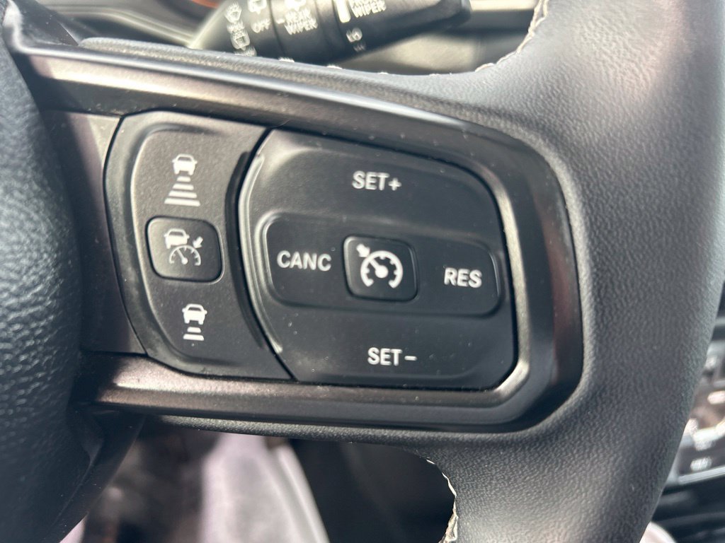 Used 2025 Jeep Wrangler Unlimited Rubicon AWD/4WD image 16