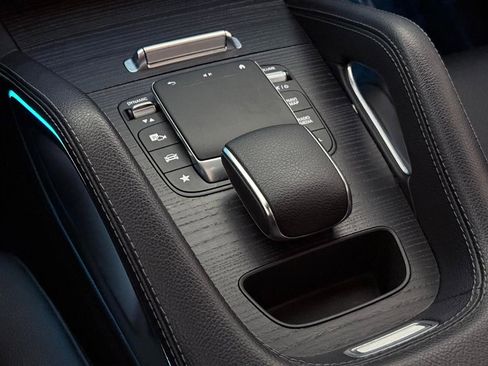 Used 2023 Mercedes-Benz GLE 450 4MATIC w/ AMG Line Exterior image 36