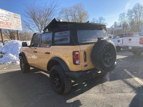 Used 2021 Ford Bronco Black Diamond image 5