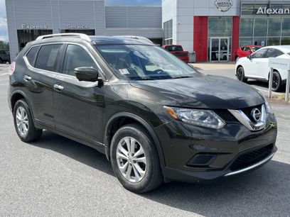 Used 2016 Nissan Rogue SV w/ SV Premium Package