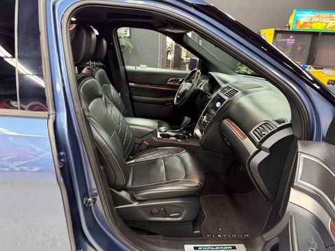 Used 2019 Ford Explorer Platinum AWD/4WD image 22