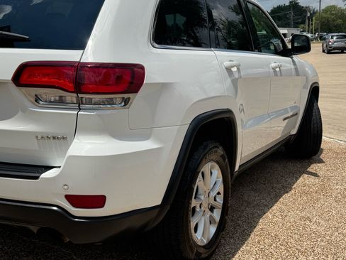 Used 2021 Jeep Grand Cherokee Laredo RWD image 4