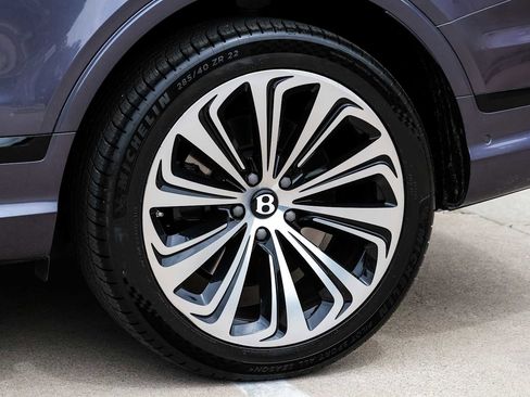 Used 2023 Bentley Bentayga Extended Wheelbase AWD/4WD image 80