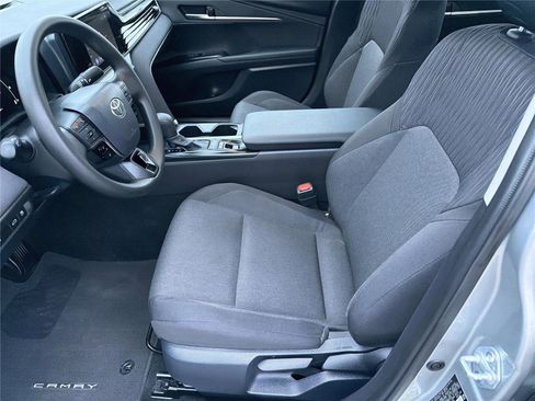 Used 2026 Toyota Camry LE image 8
