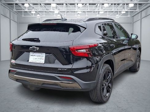 Used 2026 Chevrolet Trax ACTIV w/ Sunroof Package image 5