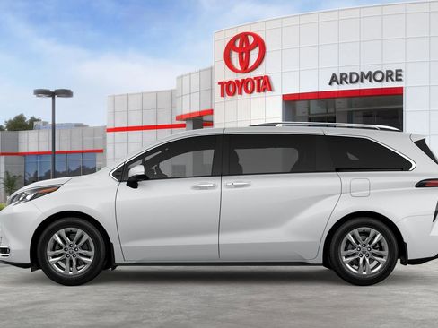 New 2025 Toyota Sienna Limited image 24