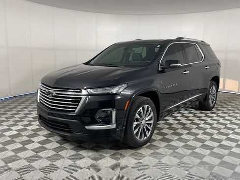 Certified 2023 Chevrolet Traverse Premier FWD image 1