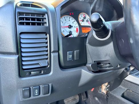 Used 2010 Nissan Titan PRO-4X AWD/4WD image 40