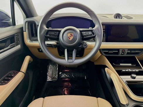 Certified 2026 Porsche Cayenne Coupe AWD/4WD image 23