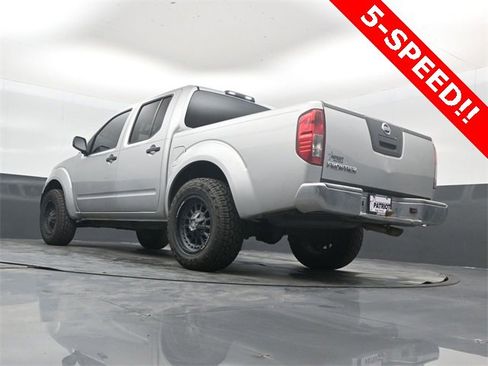 Used 2012 Nissan Frontier S image 38