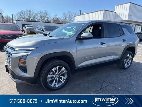 Used 2025 Chevrolet Equinox LT w/ Safety and Technology Package image 7