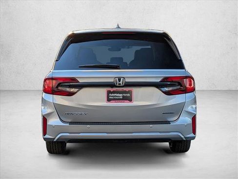 New 2026 Honda Odyssey Touring image 8