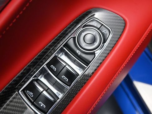 Used 2022 Chevrolet Corvette Stingray Premium Conv w/ Z51 Performance Package RWD image 17