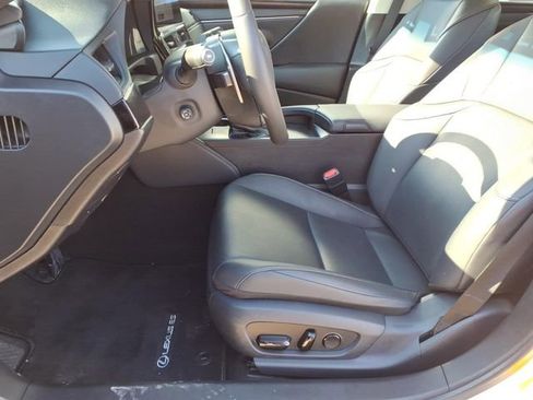 Certified 2023 Lexus ES 350 w/ Premium Package image 13