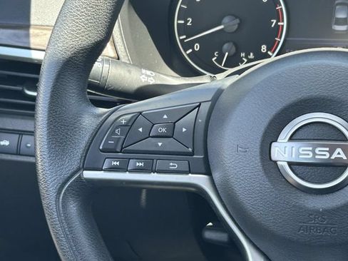 Used 2024 Nissan Altima 2.5 SV FWD image 22